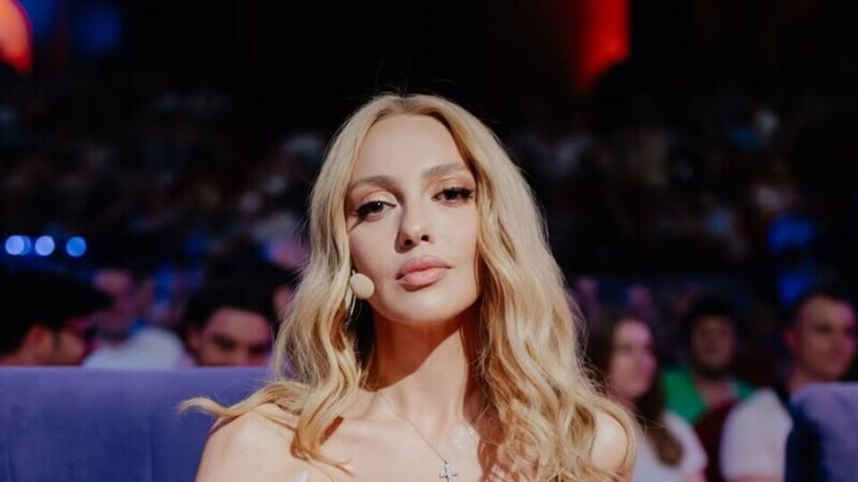 После перевоплощения у Поляковой изменился цвет не только волос, но и глаз