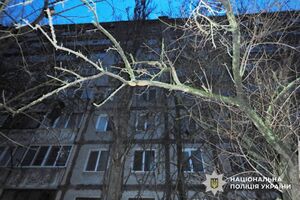 После падения с девятого этажа пострадавшую госпитализировали, однако в медучреждении она умерла