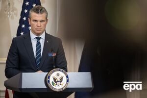 На думку Гегсета, Дрісколл "перевищує повноваження" і "надто активно намагається впливати" на переговорний процес