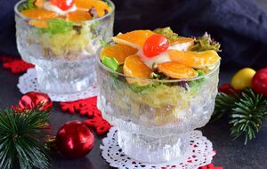 В салат добавляют апельсин