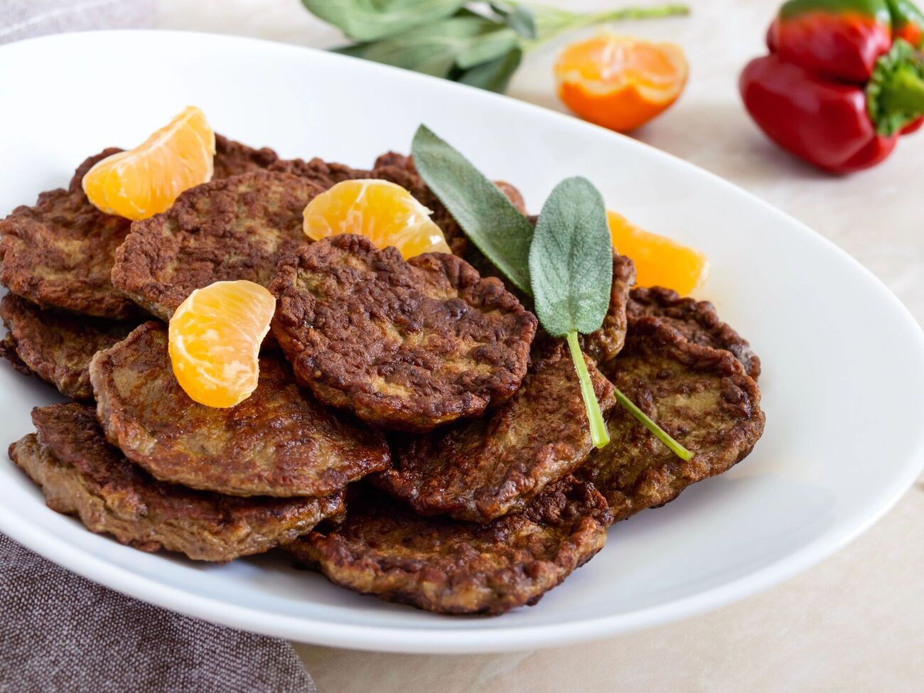 Рубленые котлеты из печени подают на стол теплыми