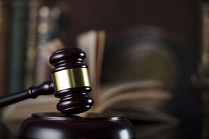 Мужчину также признали виновным в жестоком обращении с детьми и препятствовании правосудию