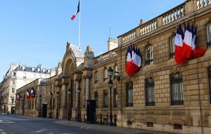 Встреча должна была стать продолжением телефонного разговора европейцев с Трампом, однако в Елисейском дворце проинформировали, что ее не будет