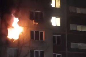В городе зафиксированы взрывы и пожар