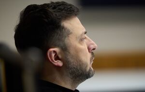 Зеленский сообщил о работе над "достойным миром" для Украины