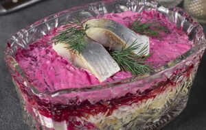 Для салата понадобится 200 г майонеза