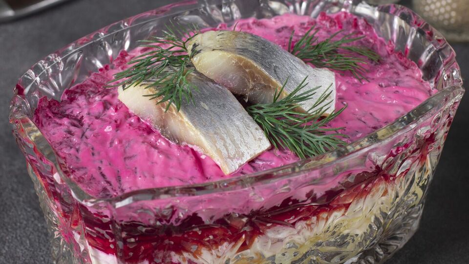 Для салата понадобится 200 г майонеза