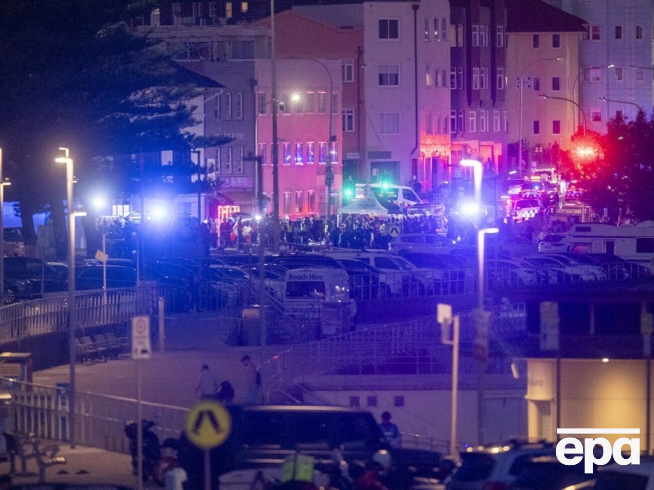 В результате стрельбы погибло 11 человек