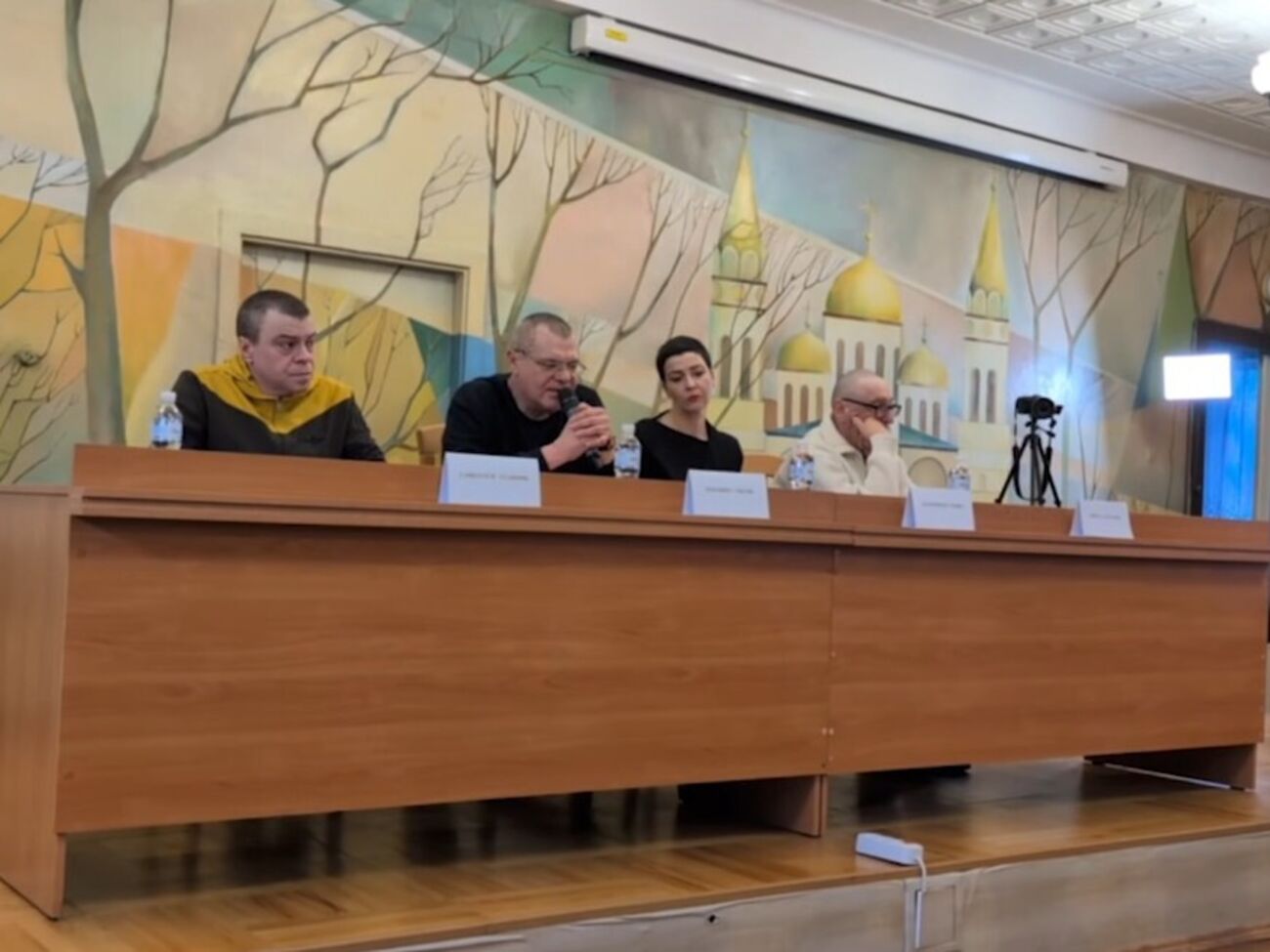 Бабарико и Колесникова 14 декабря провели пресс-конференцию в одной из украинских больниц