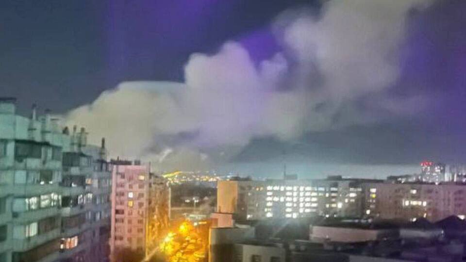 Поздно вечером 14 декабря в Белгороде были слышны взрывы, поднялся густой дым, сообщили паблики