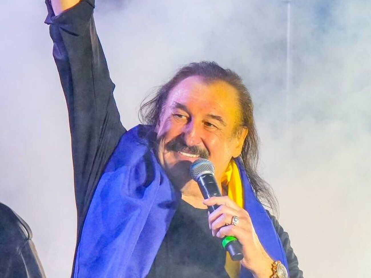 Помощник Гиги: Мы, команда, старались оберегать его после концерта