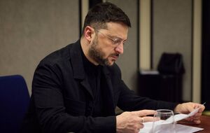 Зеленский завершил переговоры с США и уже проводит встречу со Штайнмайером, сообщают медиа