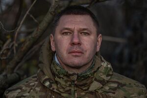 Это прям эпично. Посреди дня, подводным дроном, с подключением к камерам военных причалов