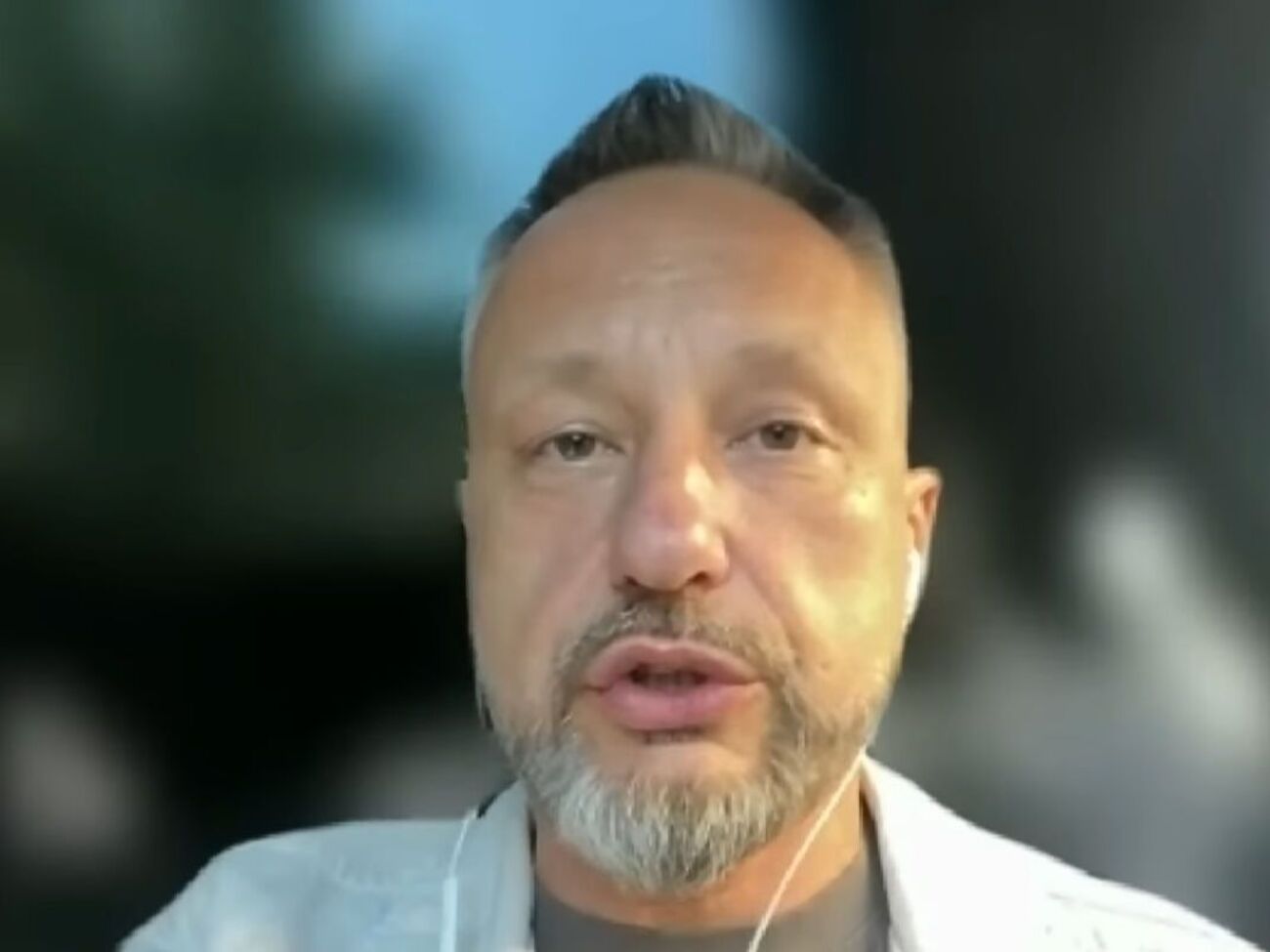 Це мій рідний двір. От і маємо перший доказ розселення російської сволоти в наші квартири