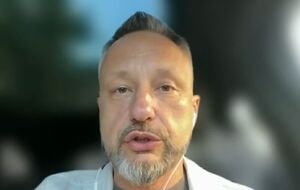 Це мій рідний двір. От і маємо перший доказ розселення російської сволоти в наші квартири