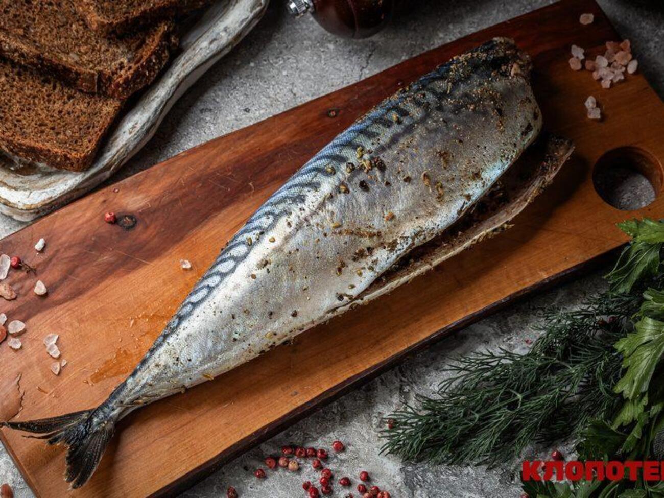 Скумбрия получается пряной и сочной