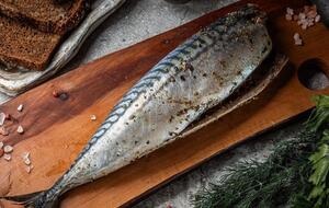 Скумбрия получается пряной и сочной