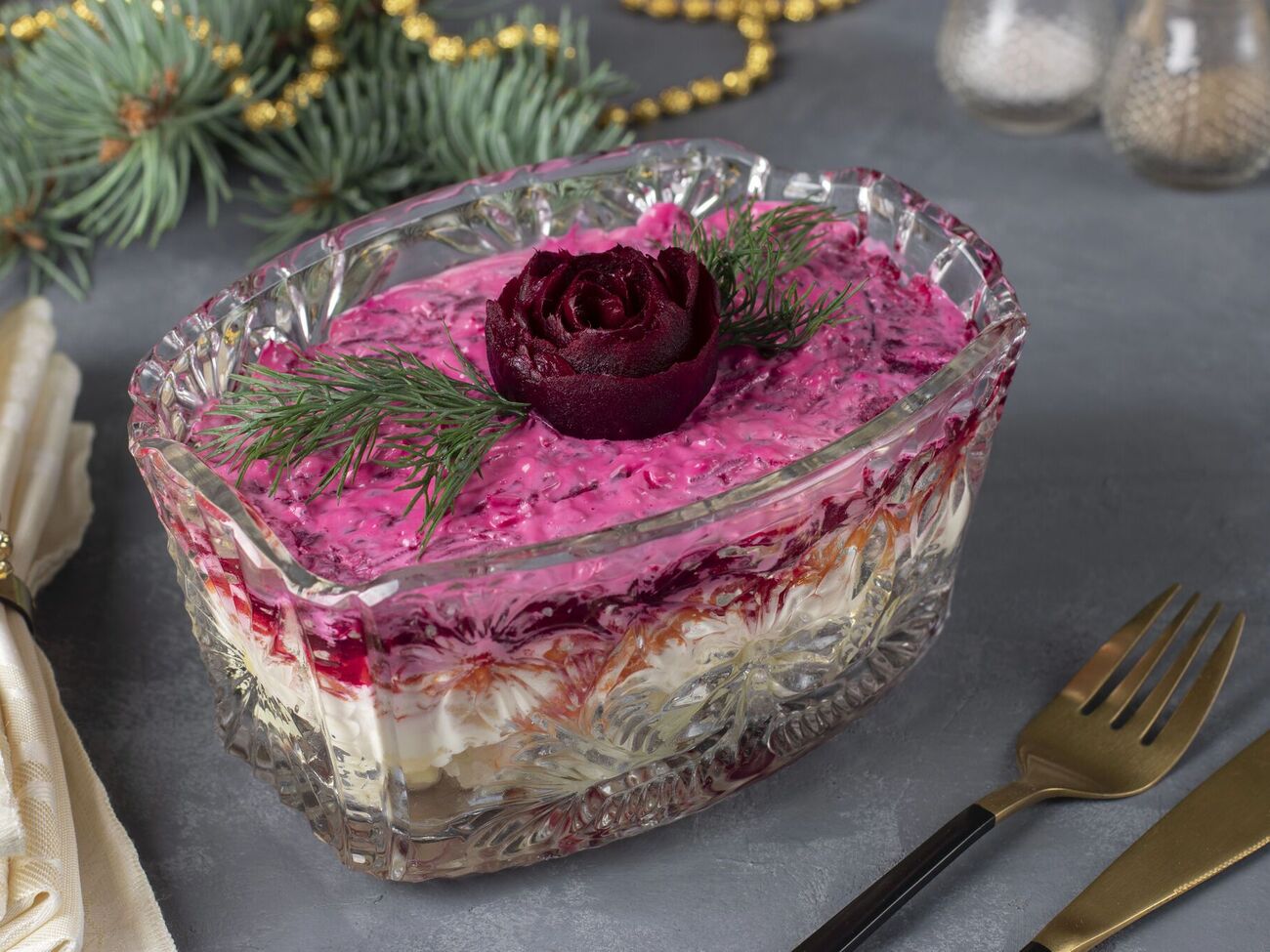 Салат состоит из нескольких слоев