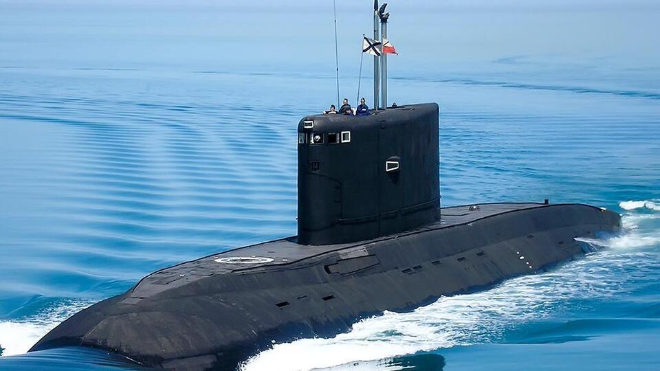 15 декабря СБУ сообщила о поражении российской подлодки класса 636.3 "Варшавянка" в Новороссийске