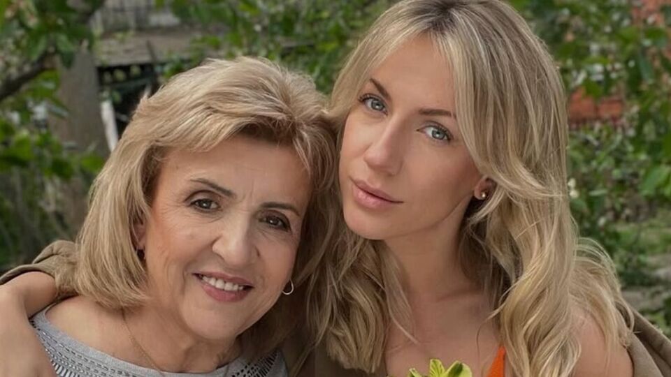 Никитюк не впервые угощает мать дорогим алкоголем