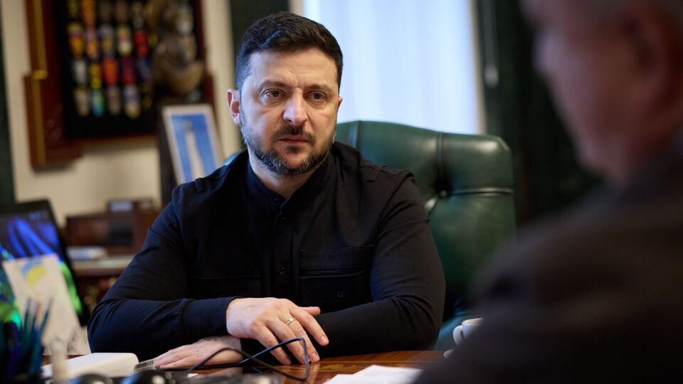 Президент рассматривает две кандидатуры на руководителя его администрации, утверждают СМИ