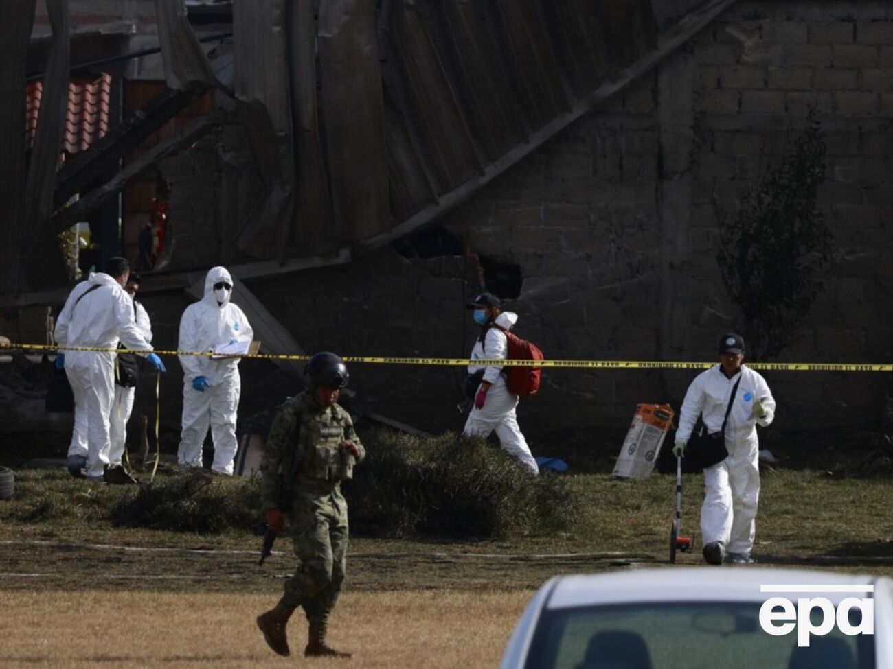 На борту бізнес-джета, який потрапив в аварію, були вісім пасажирів і двоє членів екіпажу