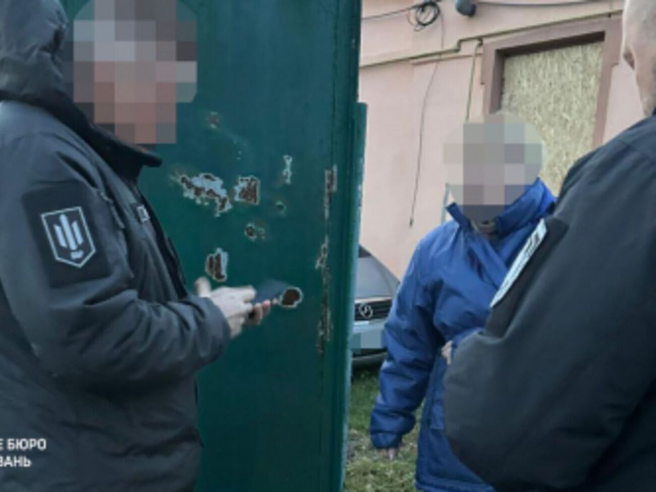 Данные "бойцов" заносили в бухгалтерские ведомости и передавали в банковское учреждение, хотя они не были в списках личного состава, отметили в ГБР