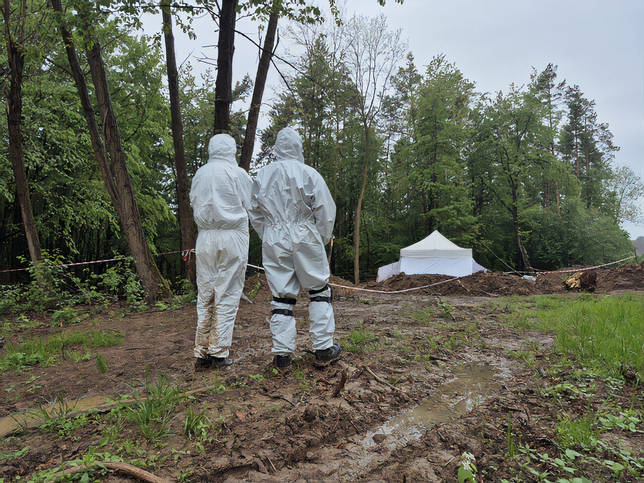 Україна й Польща домовилися про відновлення ексгумаційних робіт 2024 року