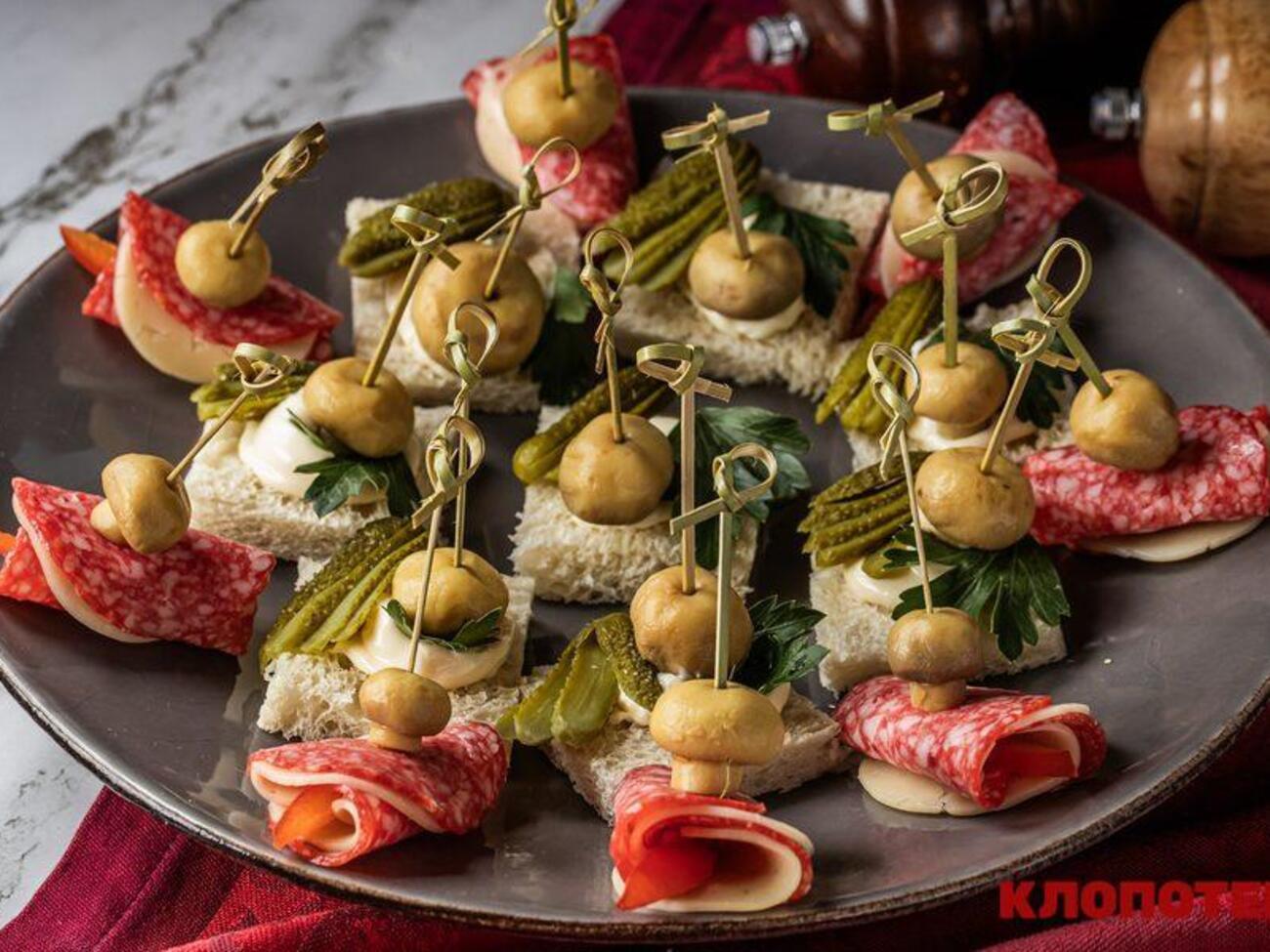 Канапе можно формировать разными способами