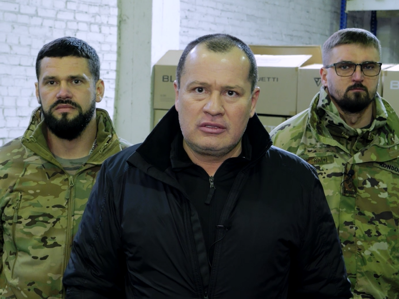 Волонтеры передали зарядные станции 81-й Слобожанской отдельной аэромобильной бригаде