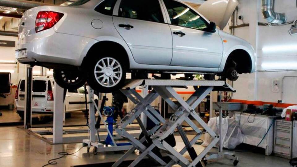 У листопаді продажі "АвтоВАЗ" упали майже на 28%, зазначили у ЦПД