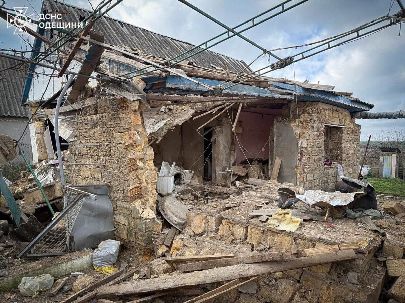 Во время отключения электроэнергии спасатели советуют выключать все электроприборы из сети