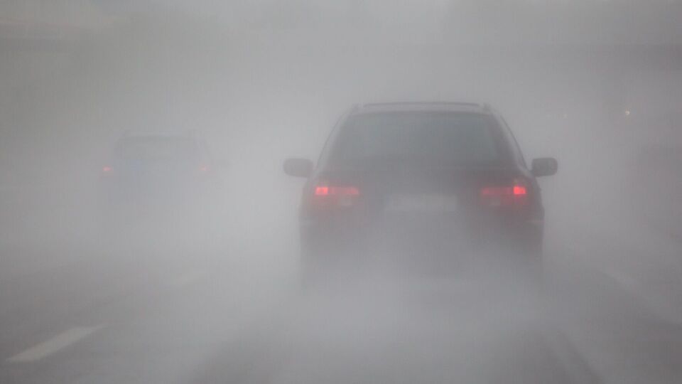Благодаря фликерам на одежде водители могут вовремя увидеть пешехода