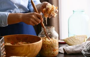 Для квашеної капусти підходить звичайна сіль