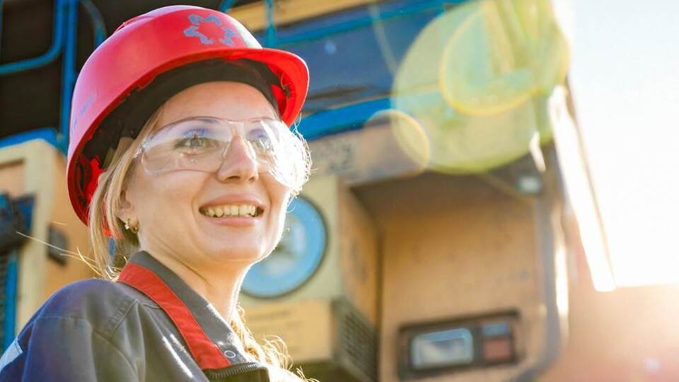 В "Метинвесте" работает около 50 тыс. человек и открыто 4 тыс. вакансий, отметили в статье