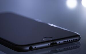 Смартфон журналіста клали в шафку, розповіли в організації