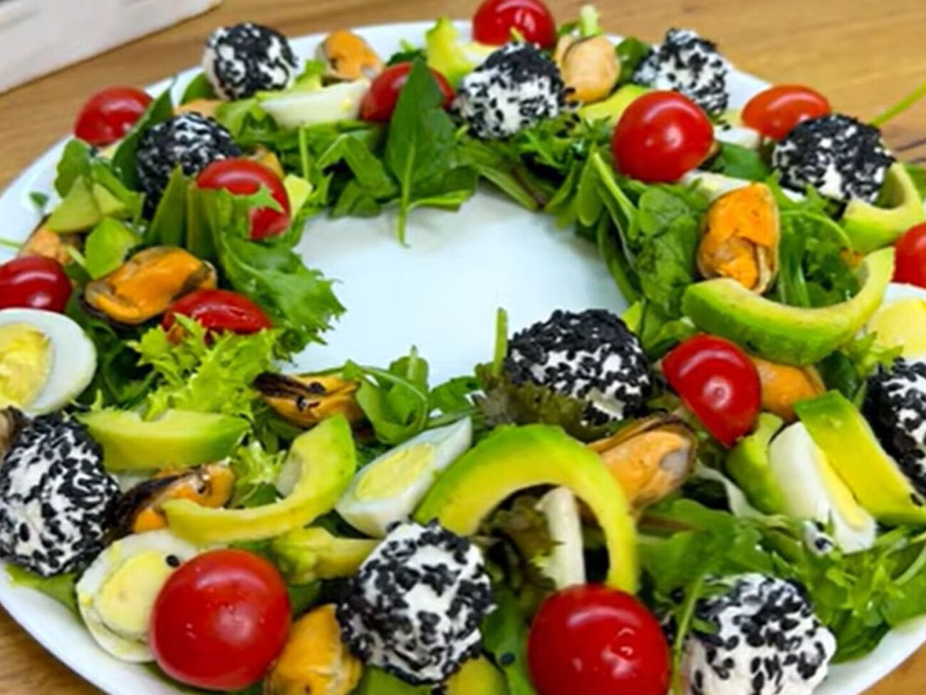 Салат треба полити заправкою вже перед подаванням на стіл