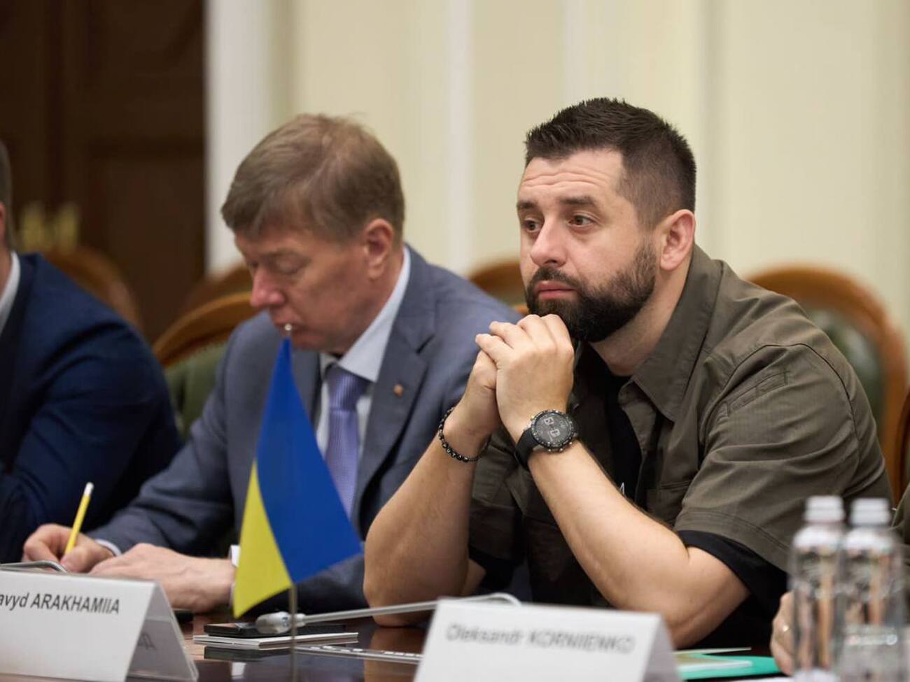 Киев и США не нашли согласия по нескольким пунктам мирного плана, указал Арахамия