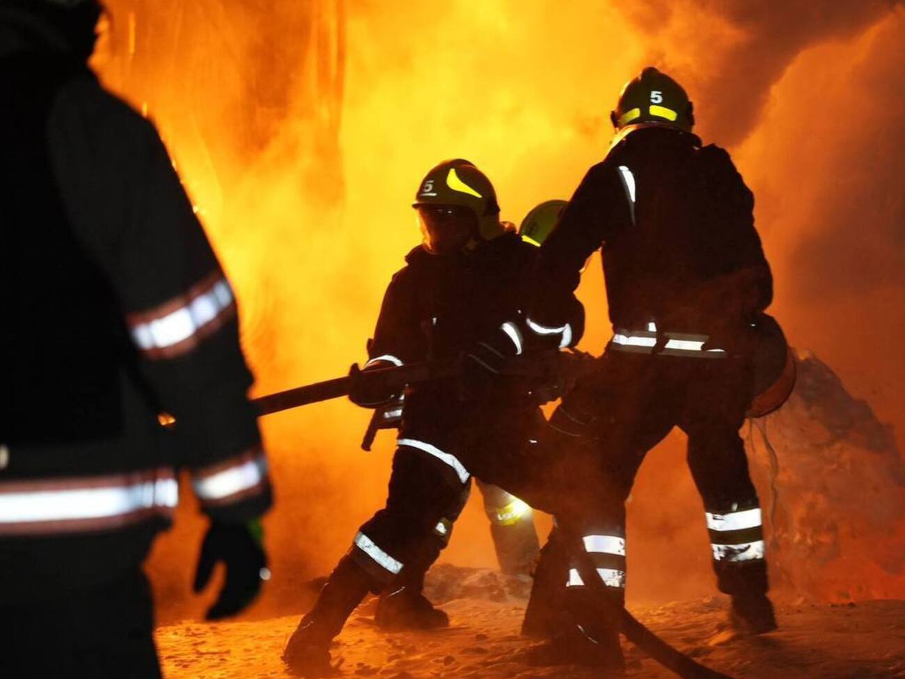 На месте прилета был сильный пожар