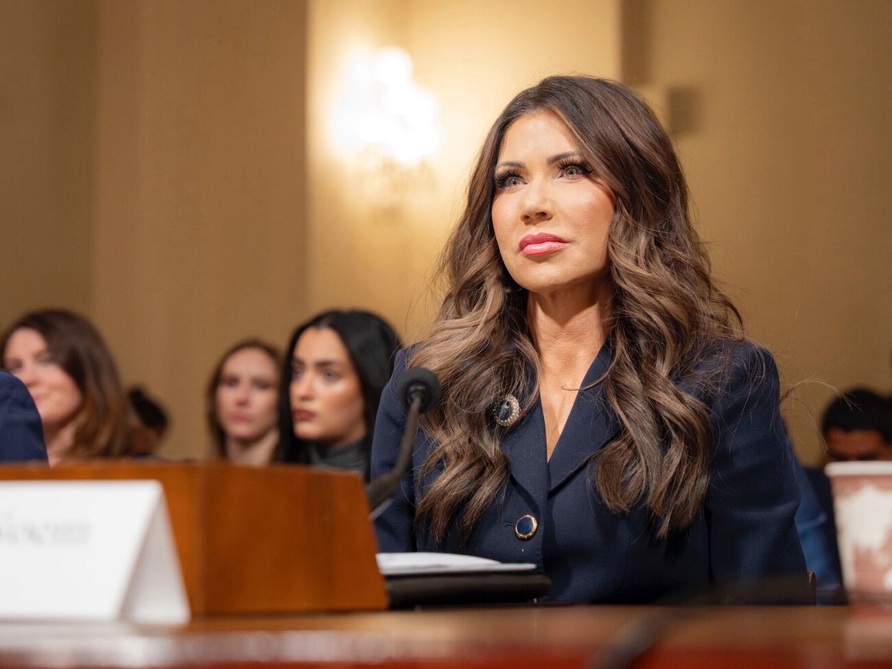 Ноем: По указанию президента Трампа я немедленно даю распоряжение USCIS приостановить программу DV1