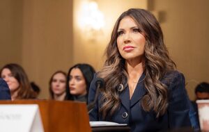 Ноем: По указанию президента Трампа я немедленно даю распоряжение USCIS приостановить программу DV1