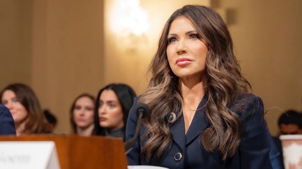 Ноем: По указанию президента Трампа я немедленно даю распоряжение USCIS приостановить программу DV1