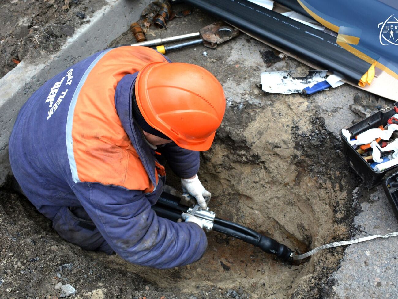 Перебування будинків на лініях із критичною інфраструктурою не надає мешканцям будь-яких привілеїв, зазначили енергетики