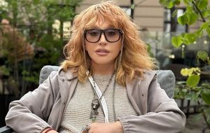 В 2025 году Пугачева презентовала три песни из цикла "Поцелуй войны"