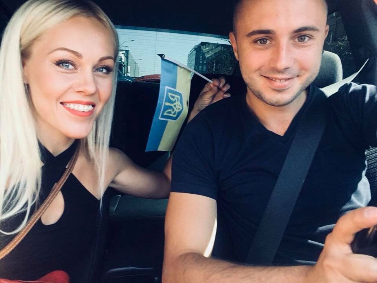 Олена й Тарас Тополі одружилися 2013 року. У шлюбі в них народилося троє дітей