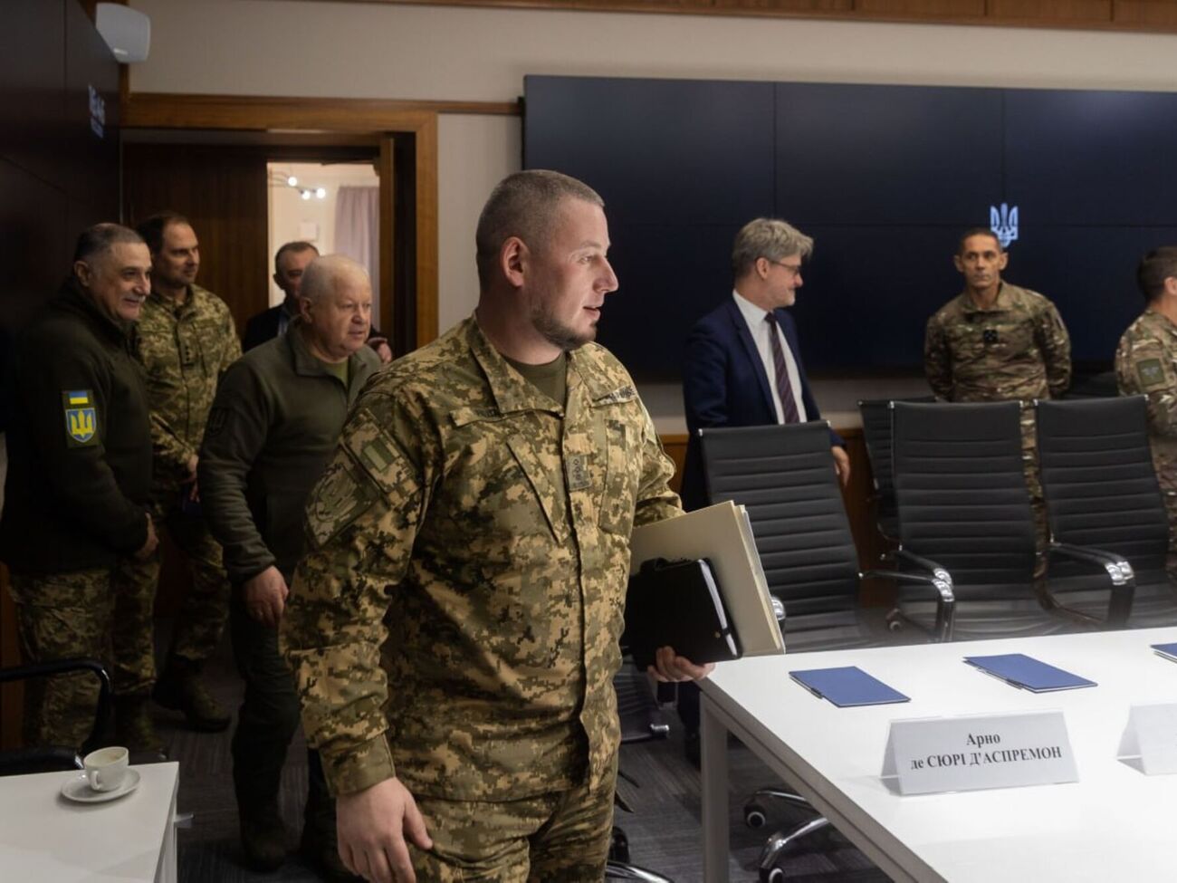 За словами Паліси, сторони говорили, зокрема, про гарантії безпеки для України