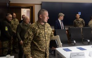 По словам Палисы, стороны говорили, в частности, о гарантиях безопасности для Украины