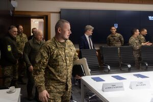 За словами Паліси, сторони говорили, зокрема, про гарантії безпеки для України