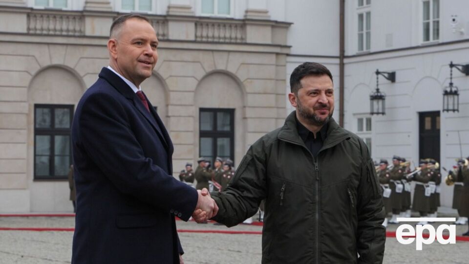 Навроцкий вручил Зеленскому двухтомник, который Институт национальной памяти опубликовал во время его руководства