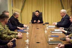 Переговорна група України щодо "мирного плану" повернулася в Київ